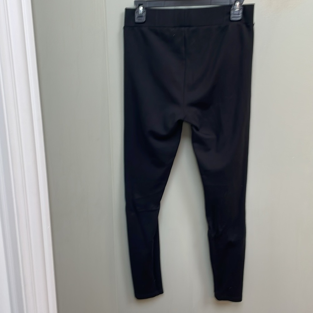 Size medium - Picture 2 of 3
